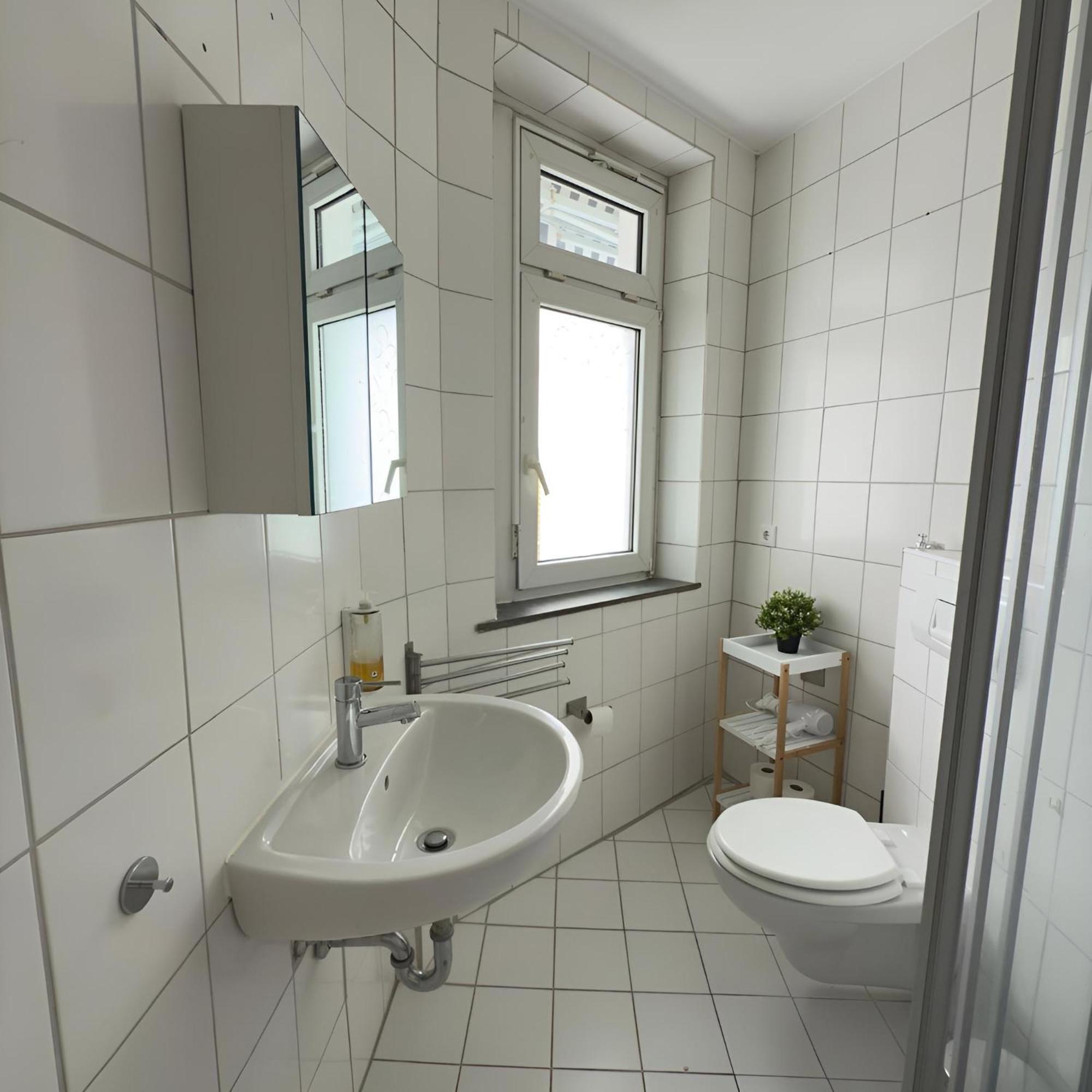 Raha Apartments - Ihr Komfortables Zuhause - Garten - Vollausstattung - Balkon - Parkplatz คาสเซล ภายนอก รูปภาพ